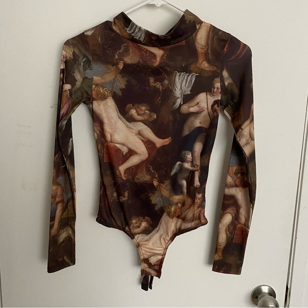 PrettyLittleThing Multi Renaissance Printed Long Sleeve Bodysuit